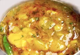 Curry_de_Patatas_Picantes_Receta_Ayurvédica_Saludable_Cocina_Vegetariana_Plato_de_Patatas_Dieta_Nutritiva_Deliciosa_Comida_Vegana_Saludable_Cocina_Plato_Natural_Ayurveda_Comida_Ayurvédica_Ayurveda